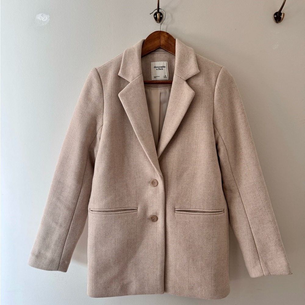 Beige Wool Abercrombie & Fitch Blazer, size XS.